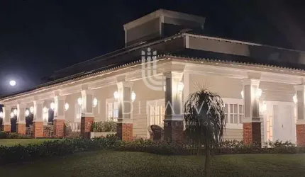 Casa de alto padrão com 4 suítes, piscina, amplo quintal, pomar e muito mais