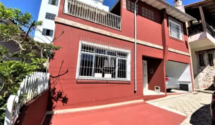 Casa 3 Dormitórios, Sendo 1 Suíte