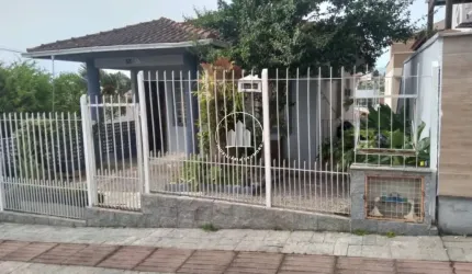 Casa 3 Dormitórios, Sendo 1 Suíte