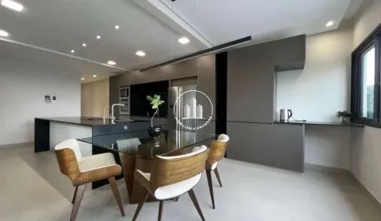 Casa 4 Quartos com 2 Suítes e 400m² - Centro