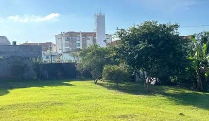 Amplo Terreno no Centro Histórico - 735m²