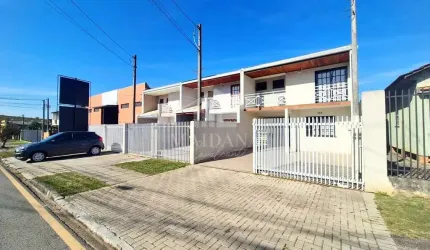 Sobrado Semi- Mobiliado, com espaço de terreno, 03 quartos sendo um suíte à venda, São Pedro, São J