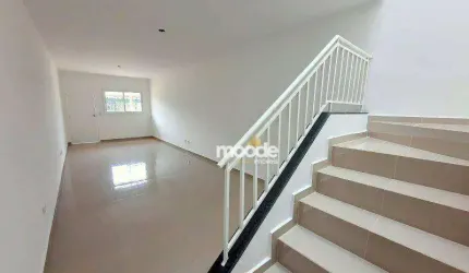 Sobrado com 3 Quartos e 3 banheiros à Venda, 110 m² por R$660.000