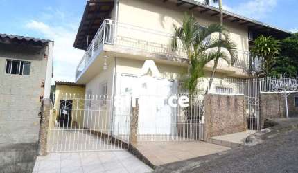 Casa à venda com 6 quartos 2 suítes, 210m² em Real Parque São José