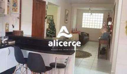Casa à venda com 3 quartos 1 suíte, 243m² em Córrego Grande Florianópolis