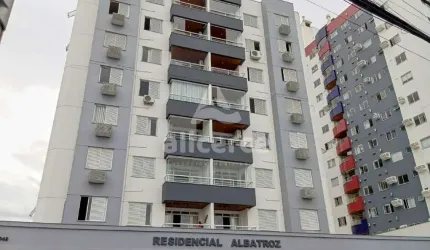 Apartamento à venda com 3 quartos 1 suíte, 98m² em Centro Palhoça