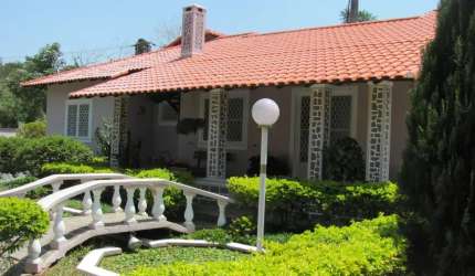Casa com 4 quartos a venda em excelente bairro - Terreno 100% plano