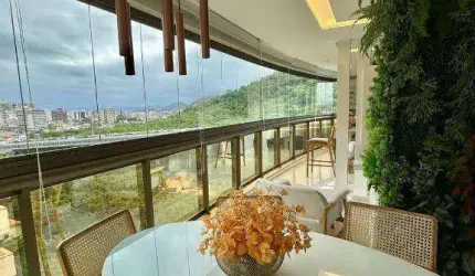 Luxuoso apartamento de 3 quartos, transformado em 2, com uma vista deslumbrante para o Convento da Penha, no Parque das Catanheiras!
