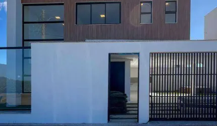 Casa com 3 dormitórios à venda, 170 m² por R$ 1.690.000,00 - Morro da Lagoa - Vila Velha/ES