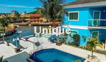 Duplex em condomínio beira canal!