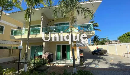 Casa duplex em condomínio beira canal!