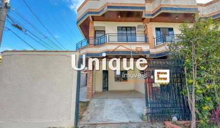 Casa com 3 quartos e 114 m², à venda por R$ 450.000,00.