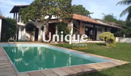 Casa linear com amplo terreno e vista para a lagoa!