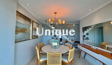 Cobertura duplex à poucos metros da Praia do Forte, disponível para venda.