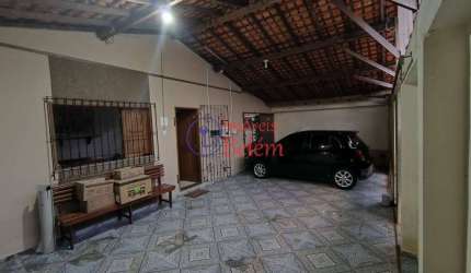 Casa ampla e segura no Conjunto Maguarí