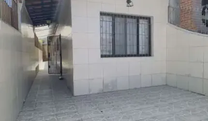 Casa 2 dormitórios com churrasqueira próximo a praia - Vera Cruz, Mongaguá