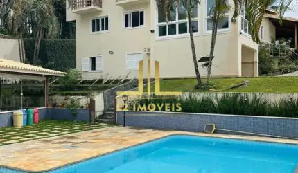 CASA DE LUXO - 6 QUARTOS SENDO 2 SUÍTES - JAGUARIBE