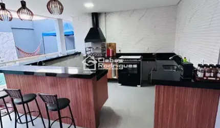 Vende Casa Espaçosa em Santa Mônica - Guarapari