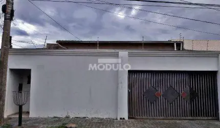 Casa residencial para locação no Bairro Cidade Jardim