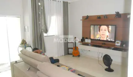 CASA RESIDENCIAL à venda, 3 quartos, 1 suíte, 2 vagas, JARDIM PATRICIA - Uberlândia/MG