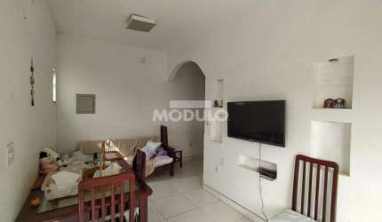 CASA COMERCIAL / RESIDENCIAL à venda, 5 quartos, 2 suítes, 3 vagas, Granada - Uberlândia/MG
