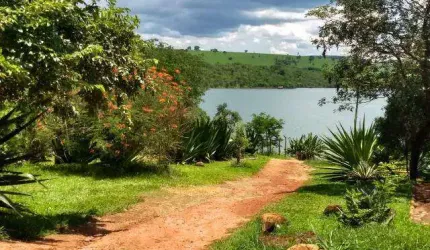 Chácara a 30 km de Uberlândia, condomínio fechado Miranda I