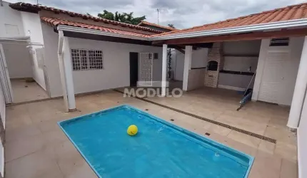 Casa para alugar no bairro Cidade Jardimcom 3 quartos