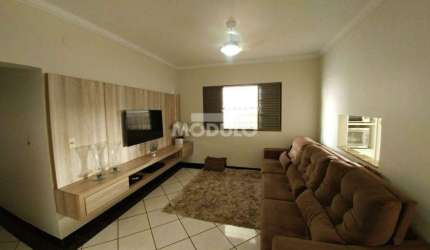 CASA RESIDENCIAL à venda, 4 quartos, 2 suítes, 3 vagas, Osvaldo Rezende - Uberlândia/MG