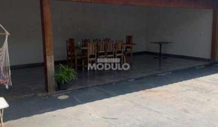 Casa com bom acabamento no Taiaman