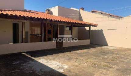 Exelente Casa com 5 quartos no Marta Helena