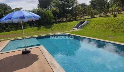 Casa térrea semi-acabada, no condomínio Morada do Sol, bairro Tocantins, Uberlândia MG