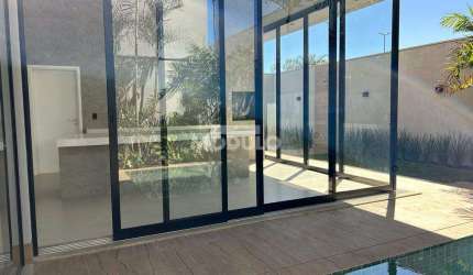 Exelente Casa com Fino Acabamento em Condominio Alphaville