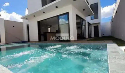 Exelente Casa com Fino Acabamento em Grand Ville