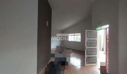 CASA COMERCIAL / RESIDENCIAL à venda, 3 quartos, 1 suíte, 3 vagas, UMUARAMA - Uberlândia/MG
