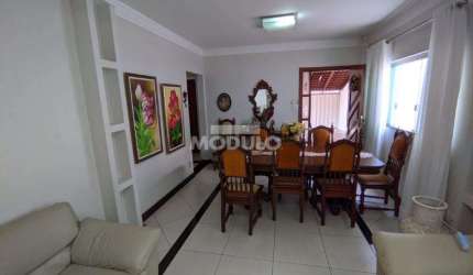 CASA RESIDENCIAL à venda, 3 quartos, 1 suíte, 3 vagas, CIDADE JARDIM - Uberlândia/MG
