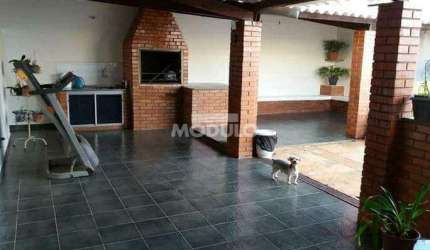 CASA RESIDENCIAL à venda, 3 quartos, 2 suítes, 2 vagas, Brasil - Uberlândia/MG