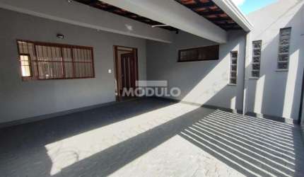 CASA RESIDENCIAL à venda, 3 quartos, 1 suíte, 2 vagas, Santa Mônica - Uberlândia/MG