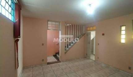 CASA RESIDENCIAL à venda, 5 quartos, 3 suítes, 2 vagas, UMUARAMA - Uberlândia/MG