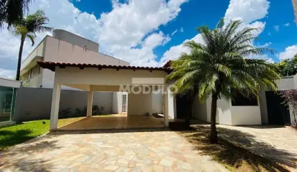 Casa residencial para locação Bairro Jardim Karaiba