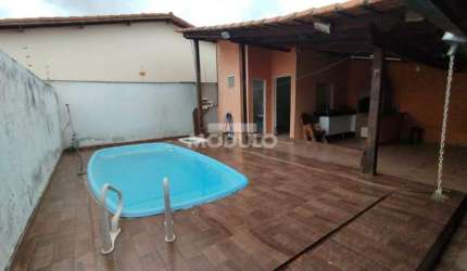 Excelente Casa com Piscina no Dona Zumira