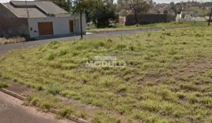 Excelente terreno de esquina no Jardim Inconfidençia