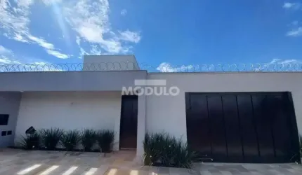Casa residencial para locação no Laranjeiras com 3 quartos