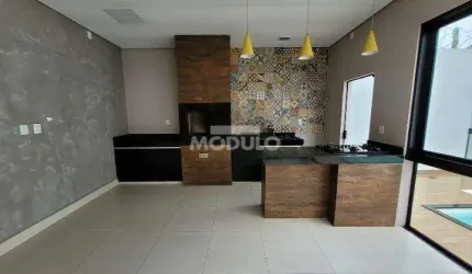 Casa residencial para locação no Bairro Nova Uberlândia com 3 quartos