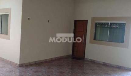 CASA RESIDENCIAL à venda, 3 quartos, 1 suíte, 2 vagas, JARDIM DAS PALMEIRAS - Uberlândia/MG