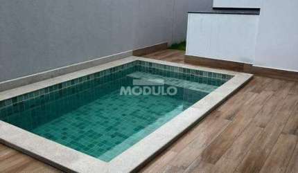 Exelente Casa com Fino Acabamento em Condominio Splendido