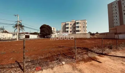 Excelente Area de esquina de 1500 M Tubalina