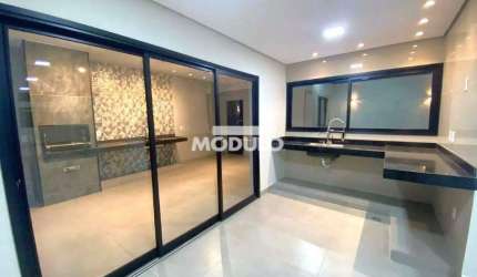 Casa Alto Padrão com 3 Suítes Área Gourmet em ótima localização no Custódio Pereira
