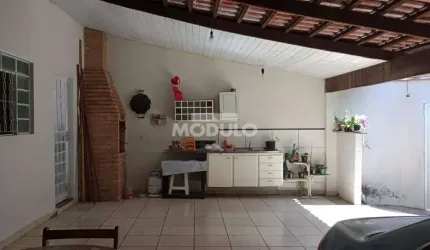 CASA RESIDENCIAL à venda, 3 quartos, 1 suíte, 3 vagas, CIDADE JARDIM - Uberlândia/MG