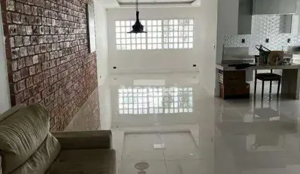 Excelente Casa com Fino Acabamento Vigilato Pereira