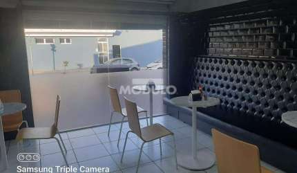 Excelente ponto comercil com 3 casas no Jd Patricia
